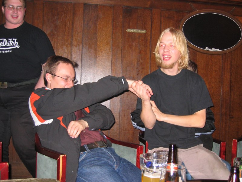 aplfi and Dakkus shaking hands. The handshaking record of Dakkus is something more than one hour, but they ended shaking hands only for a few minutes.